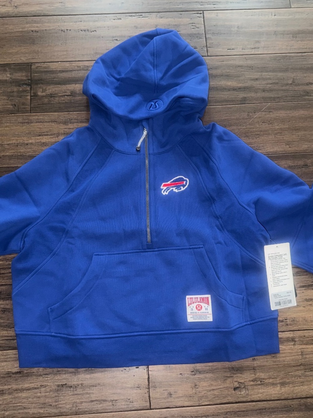 Lululemon Buffalo Bills scuba NWT size M/L